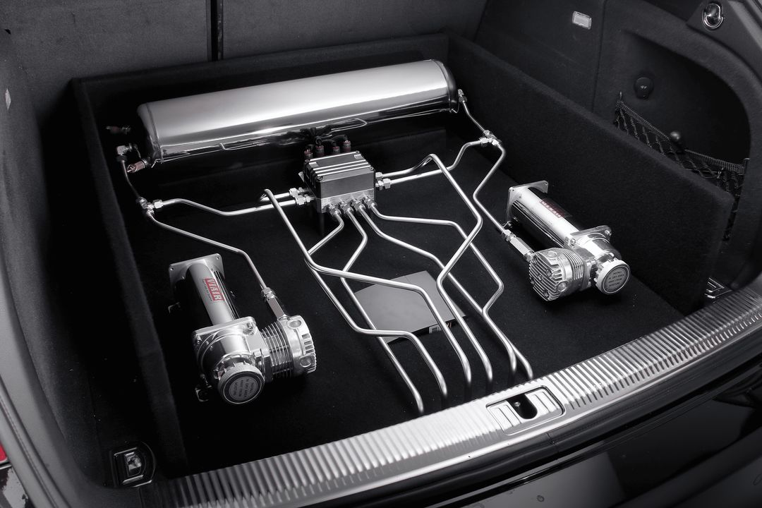 Air tank, compressors and valve block installed in a trunk
