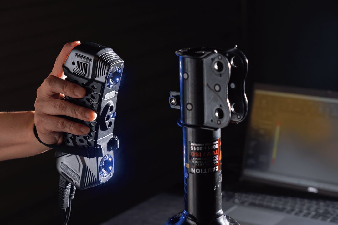3D scanning a coilover shock body