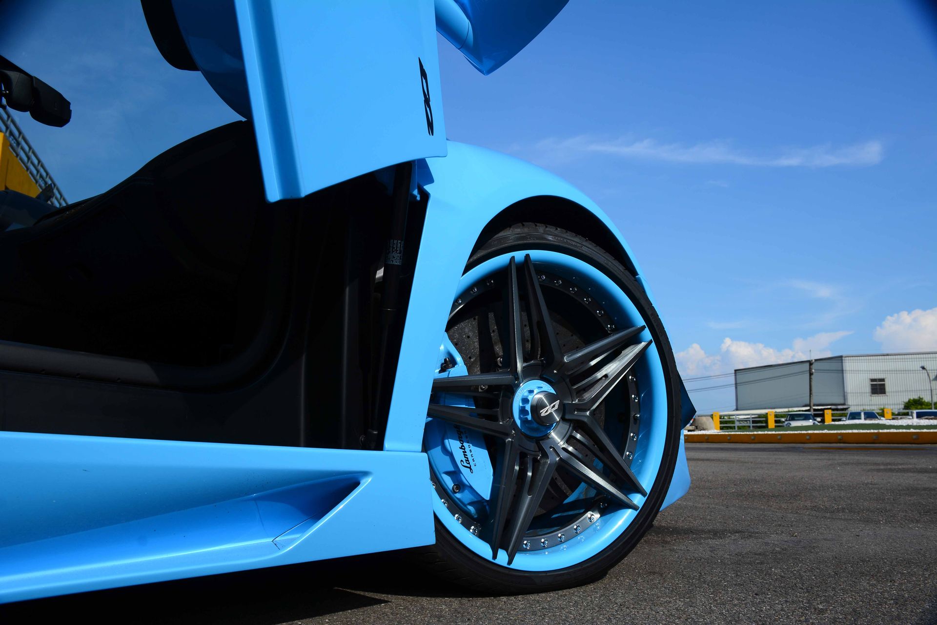Car with SN series wheels (18 of 39)