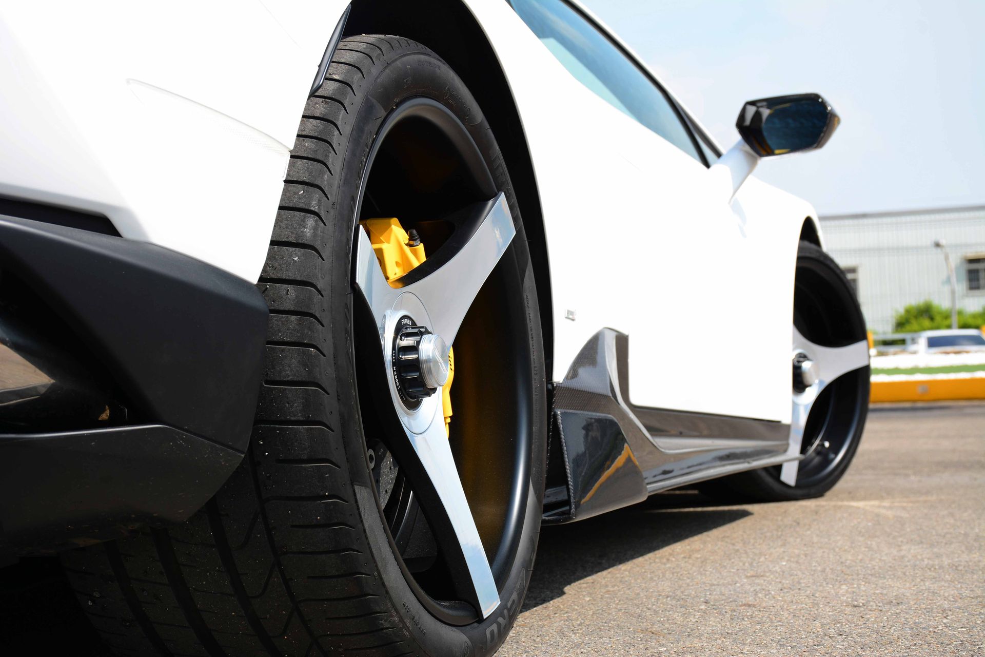 Car with SN series wheels (20 of 39)