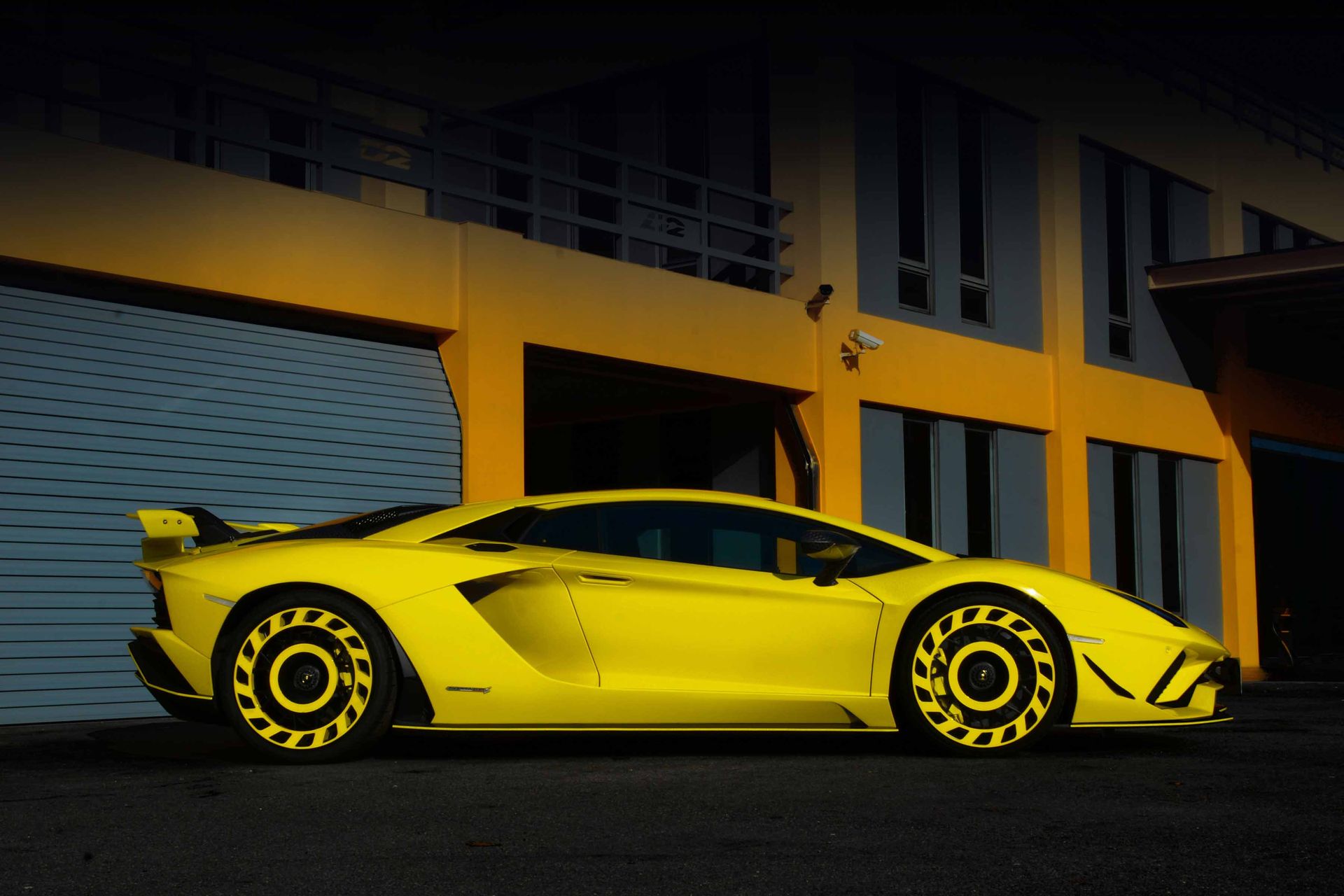 Car with SN series wheels (5 of 39)